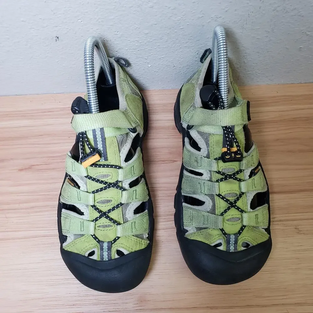 Keen Kids Size 4 Water Shoes Hiking Sandal Light Green Outdoor Camping‎ Gorpcore